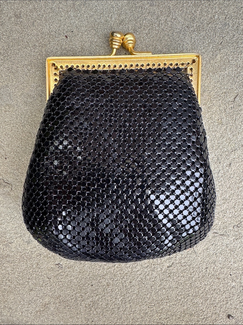 WHITING & DAVIS BLACK & GOLD MINI MESH BAG PURSE CHANGE WALLET SHOULDER STRAP - Picture 5 of 10